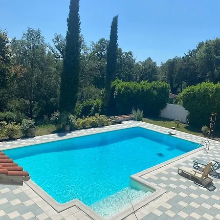 Pool House *